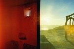 sur le bord de mer, intérieur rouge, Maroc, en 2001 © Photo Deborah Metsch