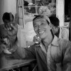 Un homme au café dans la ville de Saïgon au Viêtnam, janvier 2014 © Photo Deborah Mesch