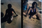 Deux jeunes filles allongées sur le sable à la plage à Dakar, Sénégal en 2000 © Photo Deborah Metsch
